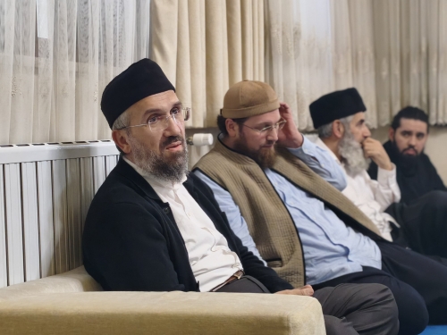 Kıymetli İhsan Şenocak hocamız Semih hocamızı ve medreseyi ziyaretinden kareler